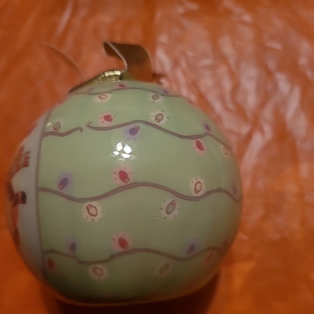 MAKE AN OFFER, Please! Tigger Christmas Ball Ornament - Picture 5 of 6